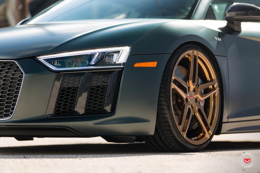 Детали экстерьера Audi R8 V10 on Vossen Wheels (HC-1) 2016 года  (фото 9 из 47)